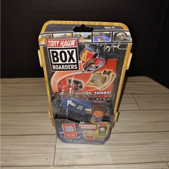 Tony Hawk Box Boarders Samarria Brevard Fingerboard Skateboard 2018 w Ramps New - Picture 5 of 8